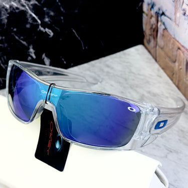 Oakley OM06